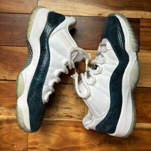 Air Jordan 11 Low ‘Navy Snakeskin’